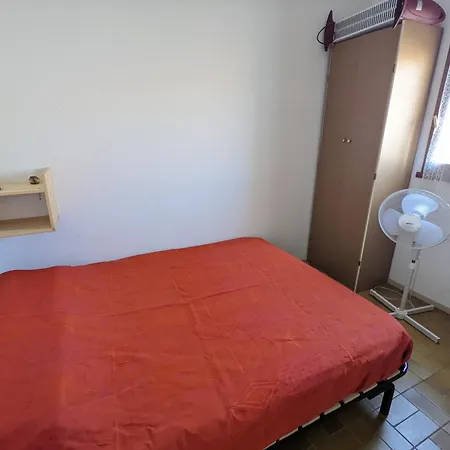 T3 Mezzanine Climatisee, Proche Plage, Parking Et Terrasse - 6 Pers - Fr-1-797-56 * Port-la-Nouvelle
